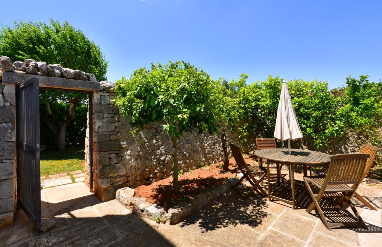 Terra Sessana Ville e Trullo con piscina privata Ostuni Esterno foto